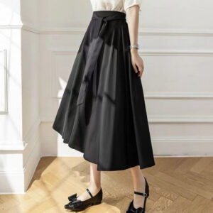 A-Line Skirt Draping Mid-Length in Black