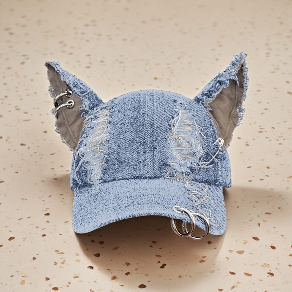 woman wearing fashionable trendy hat
